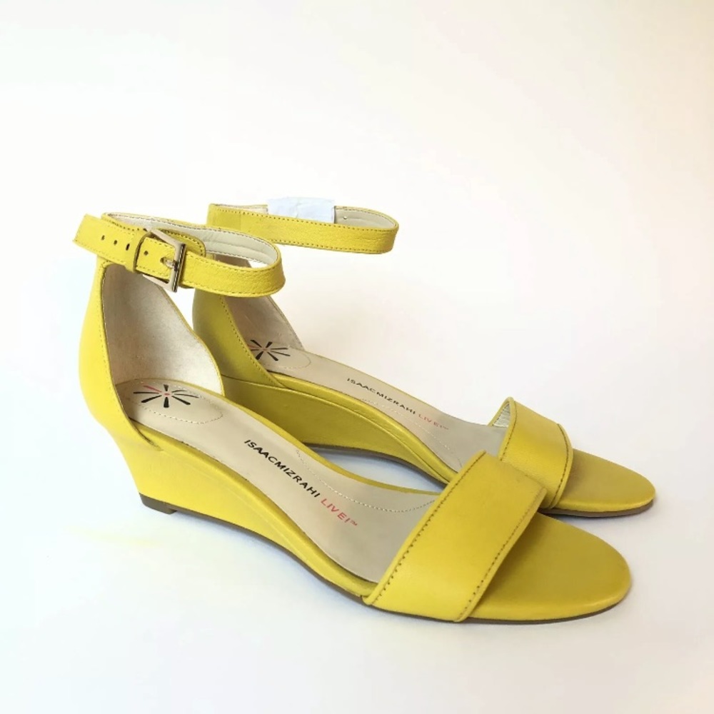 NEW ISAAC MIZRAHI 7 Katie Low Wedge Sandal Yellow